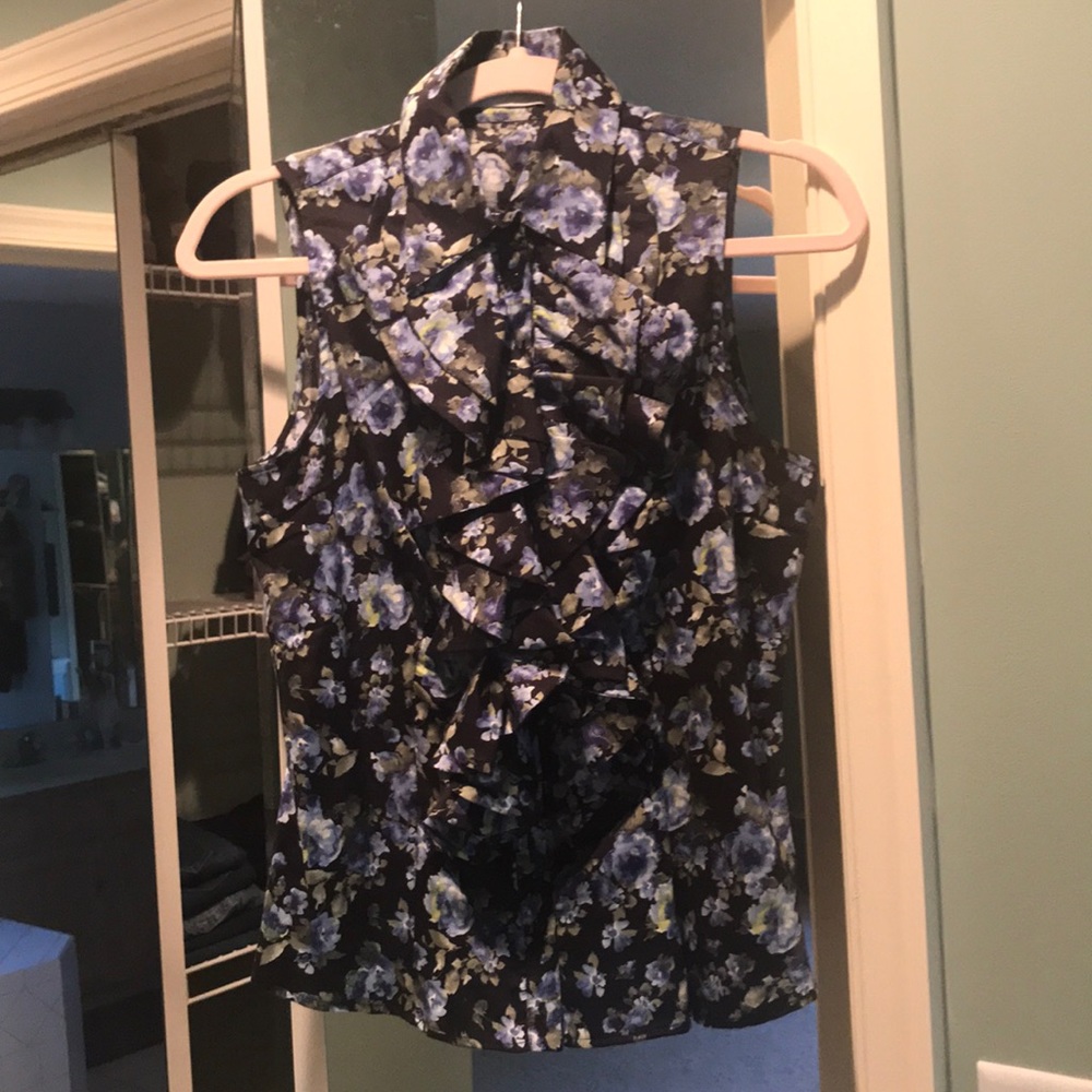 Sleeveless blouse